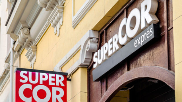 Carrefour compra a El Corte Inglés 47 supermercados Supercor