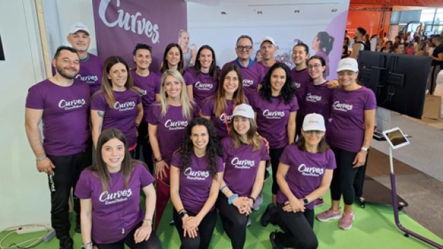 Curves renueva su franquicia y prepara su plan de expansión